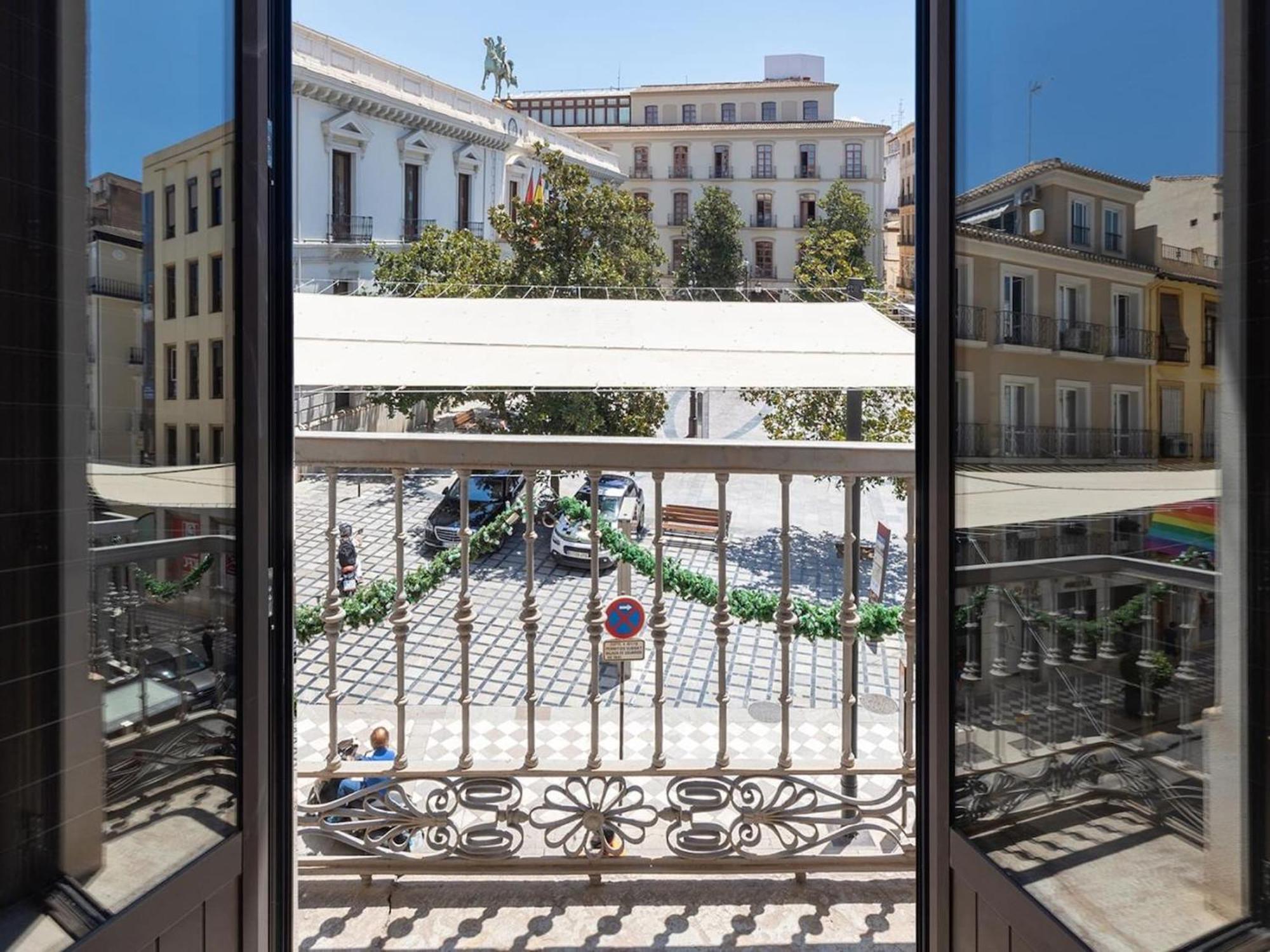 Elegant Town Hall Apartment With Views Granada Exterior photo